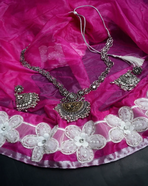 Jasmine & Rose Plain Organza White Pearl Flowers Saree - Image 2