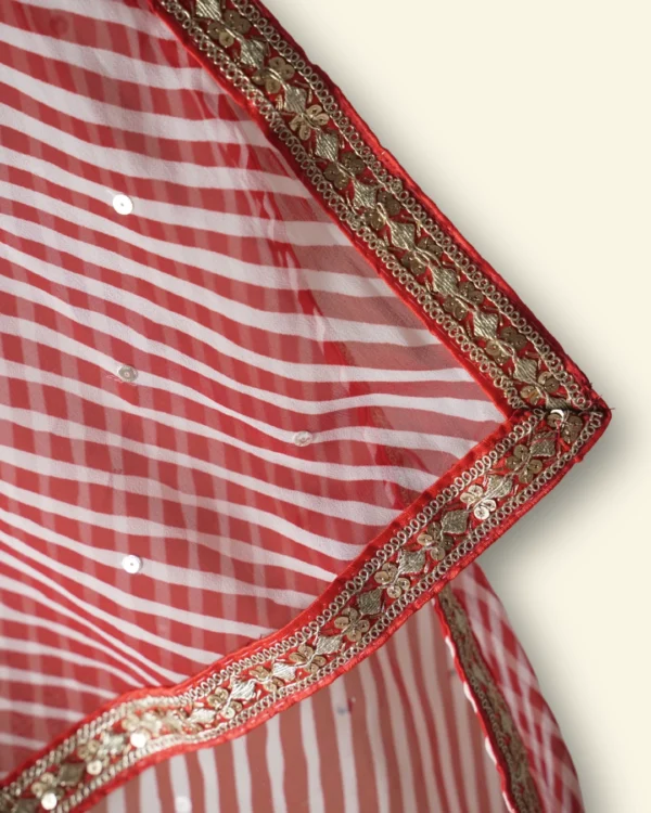 Ribbon Red Georgette Lehariya Fabric Gold & red thin lace border Saree - Image 4