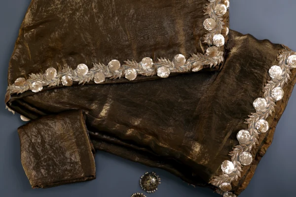 Warm Walnut Chiffon Diamond fabric Sequin beads Rose floral Lace border Saree - Image 2