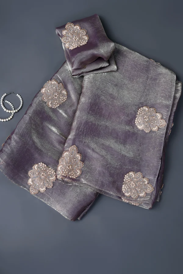 Magnificient Mauve Handcrafted zari Patch Border Saree - Image 3