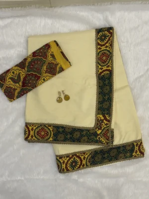 Lemon Linen Yellow Saree